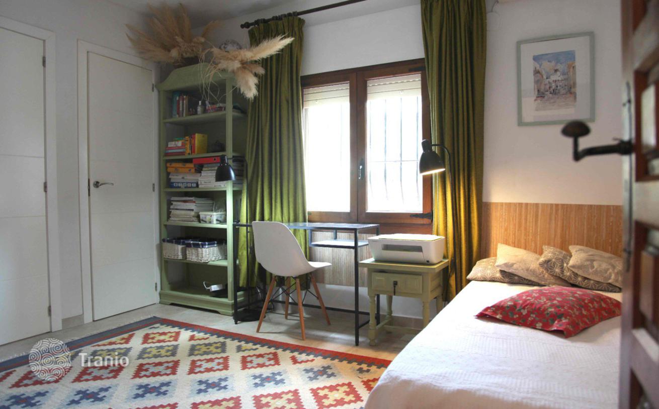 2-Bedroom Villa with Pool in Calpe, photo 5
