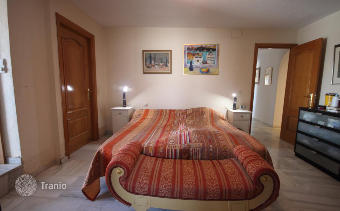 3-Bedroom Apartment with Sea View in Nueva Andalucia, photo 5