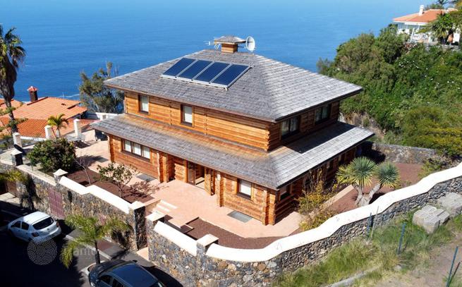 3-Bedroom Wooden Villa with Ocean View in El Sauzal, Tenerife