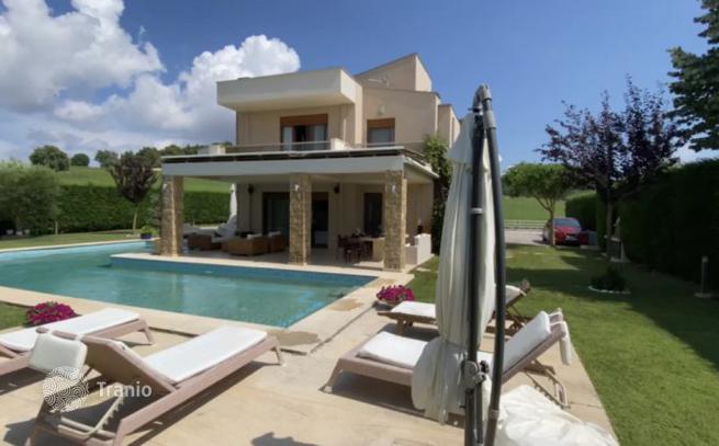 3-Bedroom Villa with Private Pool in Kassandra, Greece