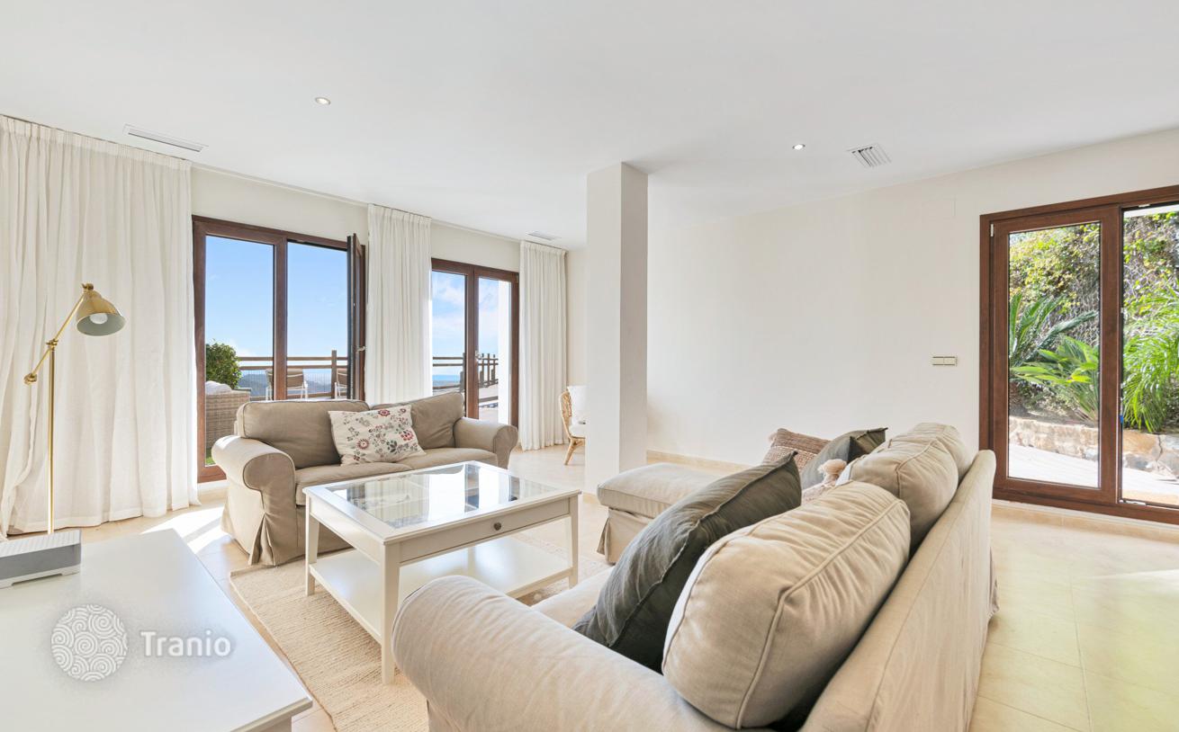 5-Bedroom Villa with Private Pool in Benahavis Hills Country Club, Benahavis, photo 3