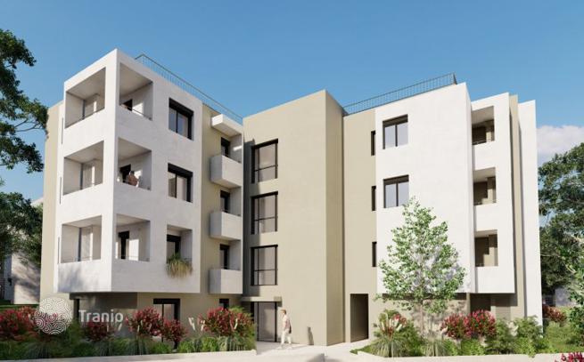 2-Bedroom Apartment with Garden View in Pilea, Greece