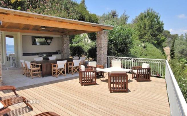 3-Bedroom Villa with Private Pool 400 m from the Beach in Kranidi, Peloponnese, photo 3