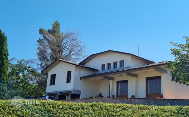 3-Bedroom Villa in Arezzo, Italy, photo 3