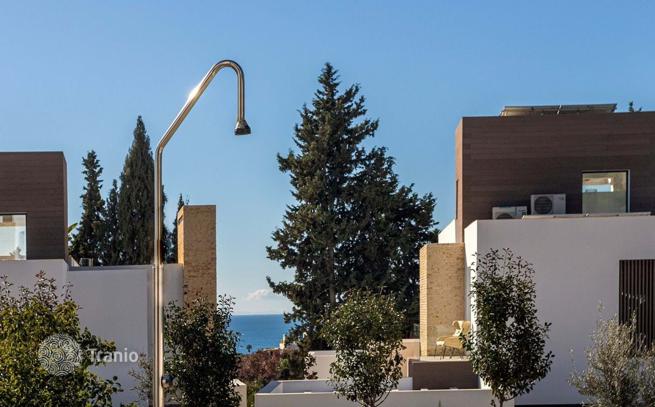 4-Bedroom Luxury Villa with Private Pool in Marbella, photo 4