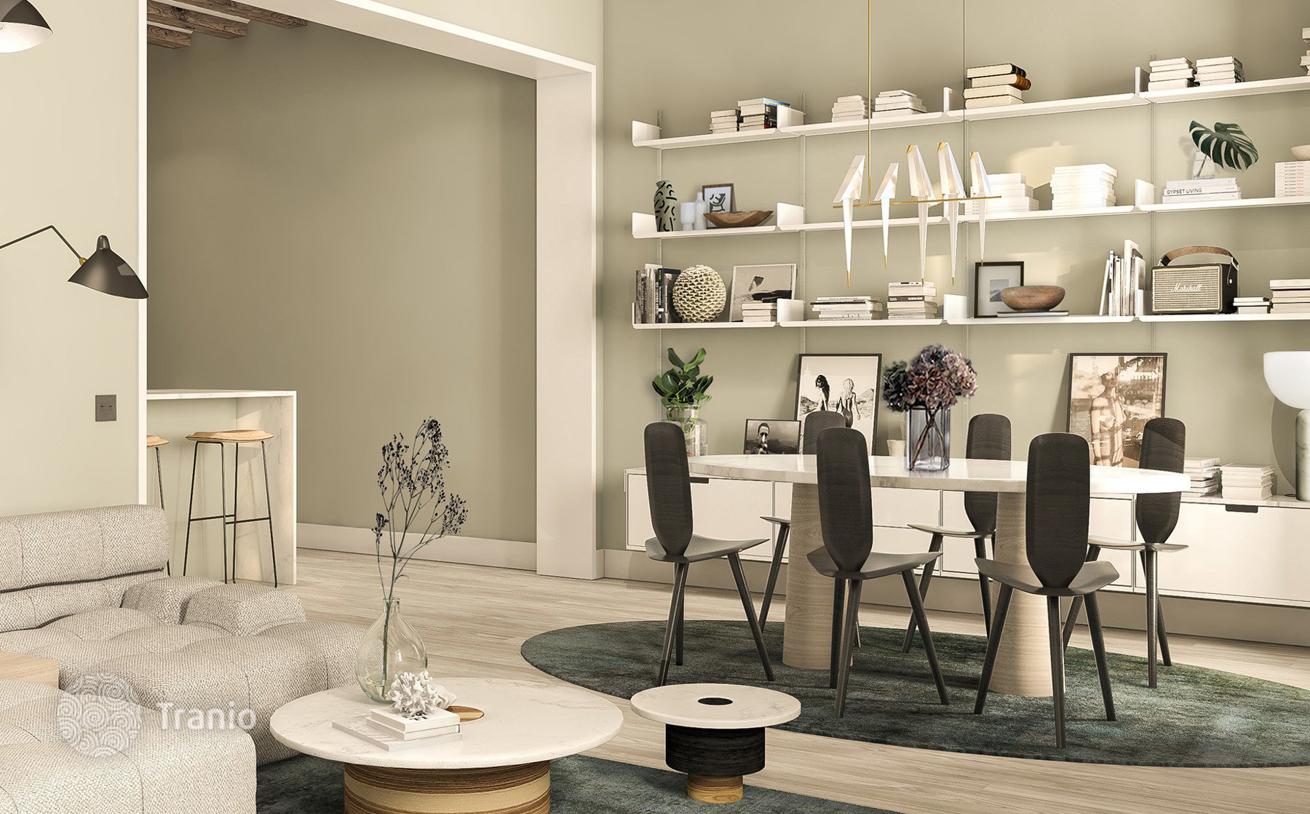 2-Bedroom Apartment with Balcony in Barcelona