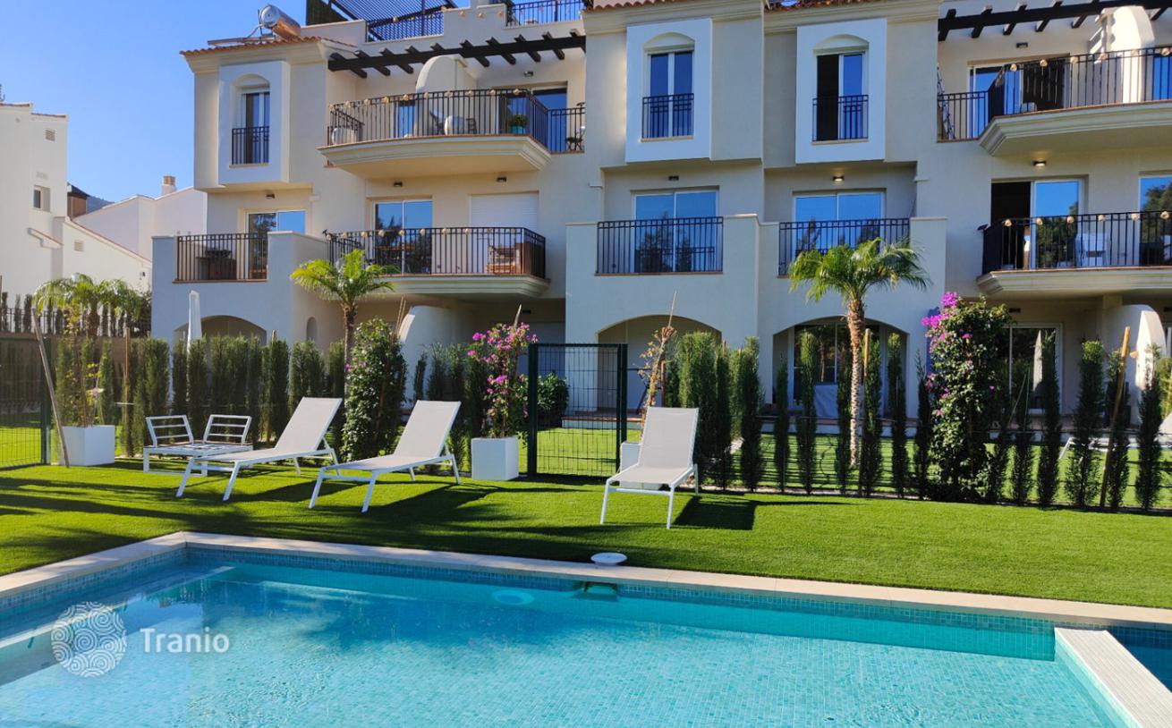 1-Bedroom Apartment with Shared Pool in Denia, Alicante