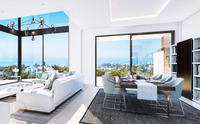 2-Bedroom Townhouse with Private Pool and Sea Views in Marbella