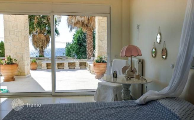 3-Bedroom Villa with Private Pool in Nea Skioni, photo 2