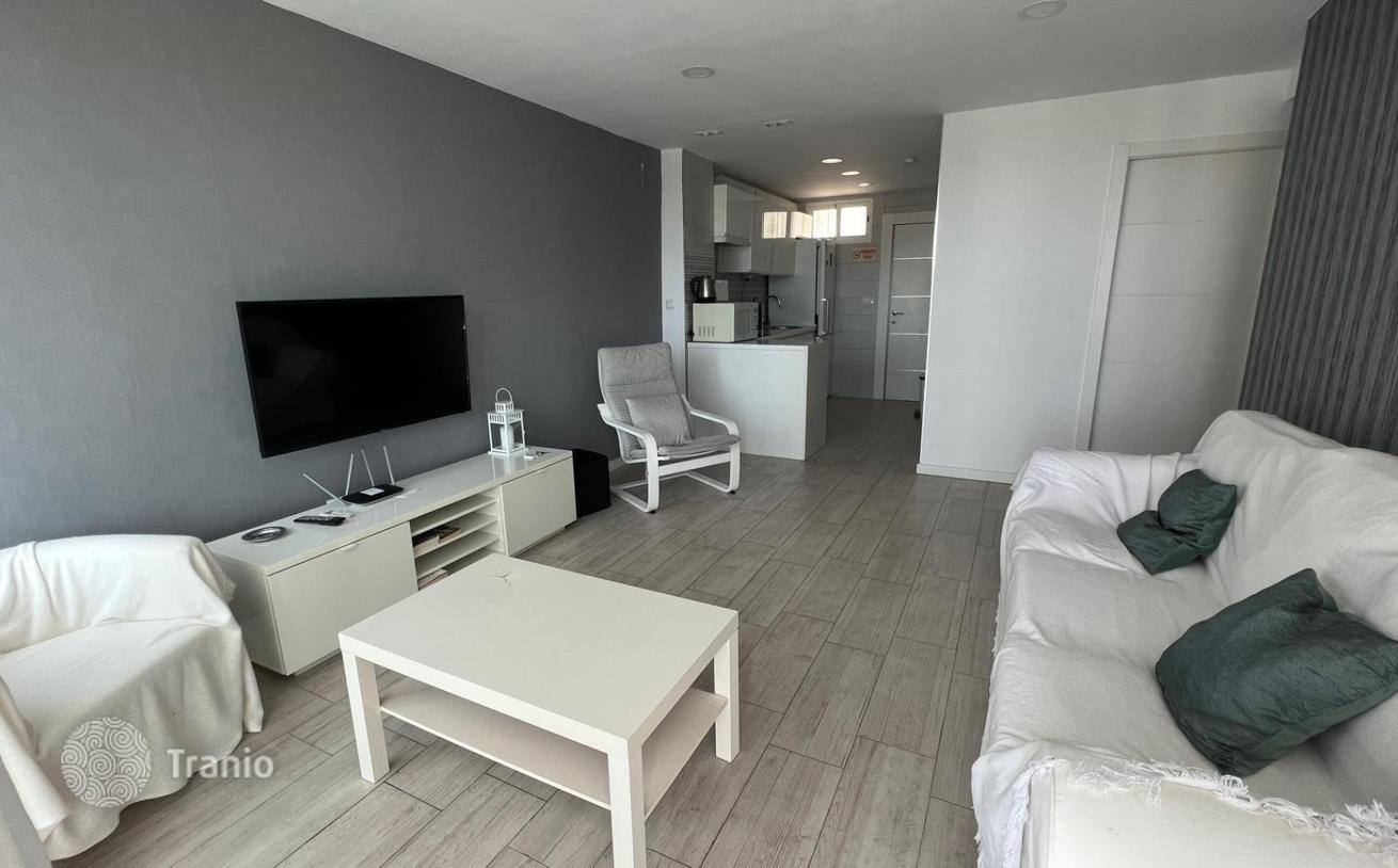 3-Bedroom Apartment 700 m from the Beach in Benidorm