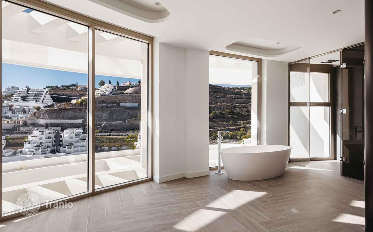 3-Bedroom Penthouse with Sea View in Benahavis