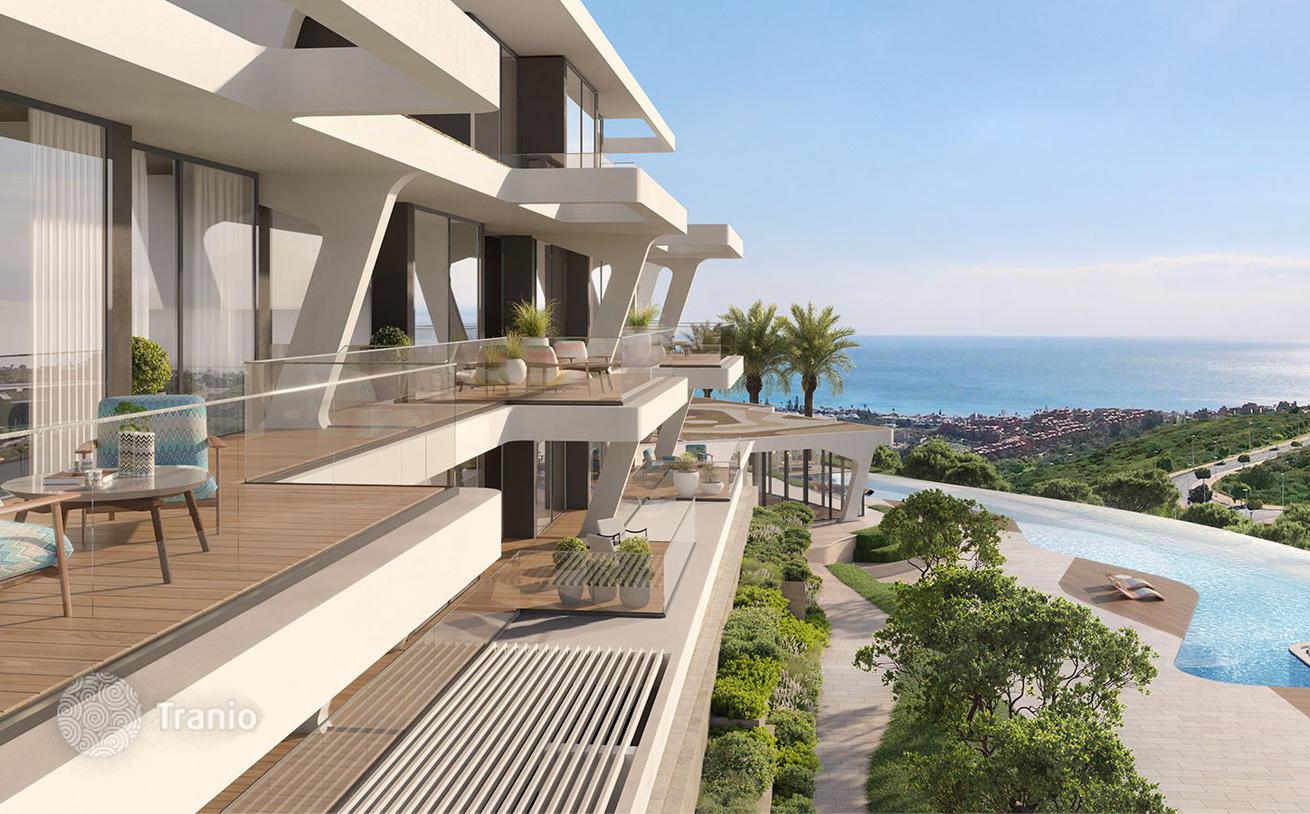 3-Bedroom Apartment with Pool and Tennis Court in Golden Mile, Marbella, photo 2