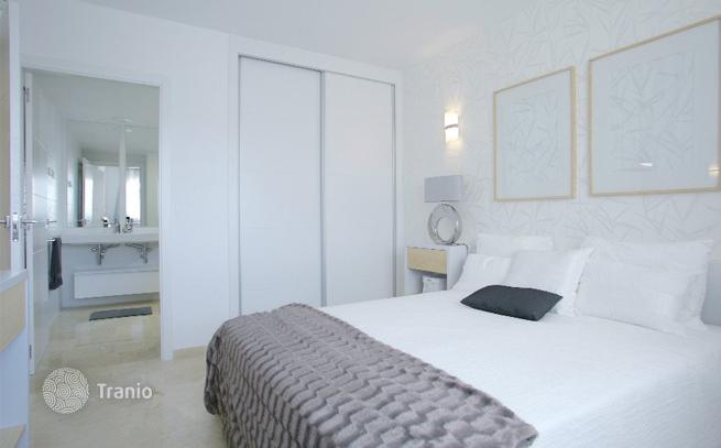 2-Bedroom Apartment with Sea View in Torrevieja, Spain, photo 3