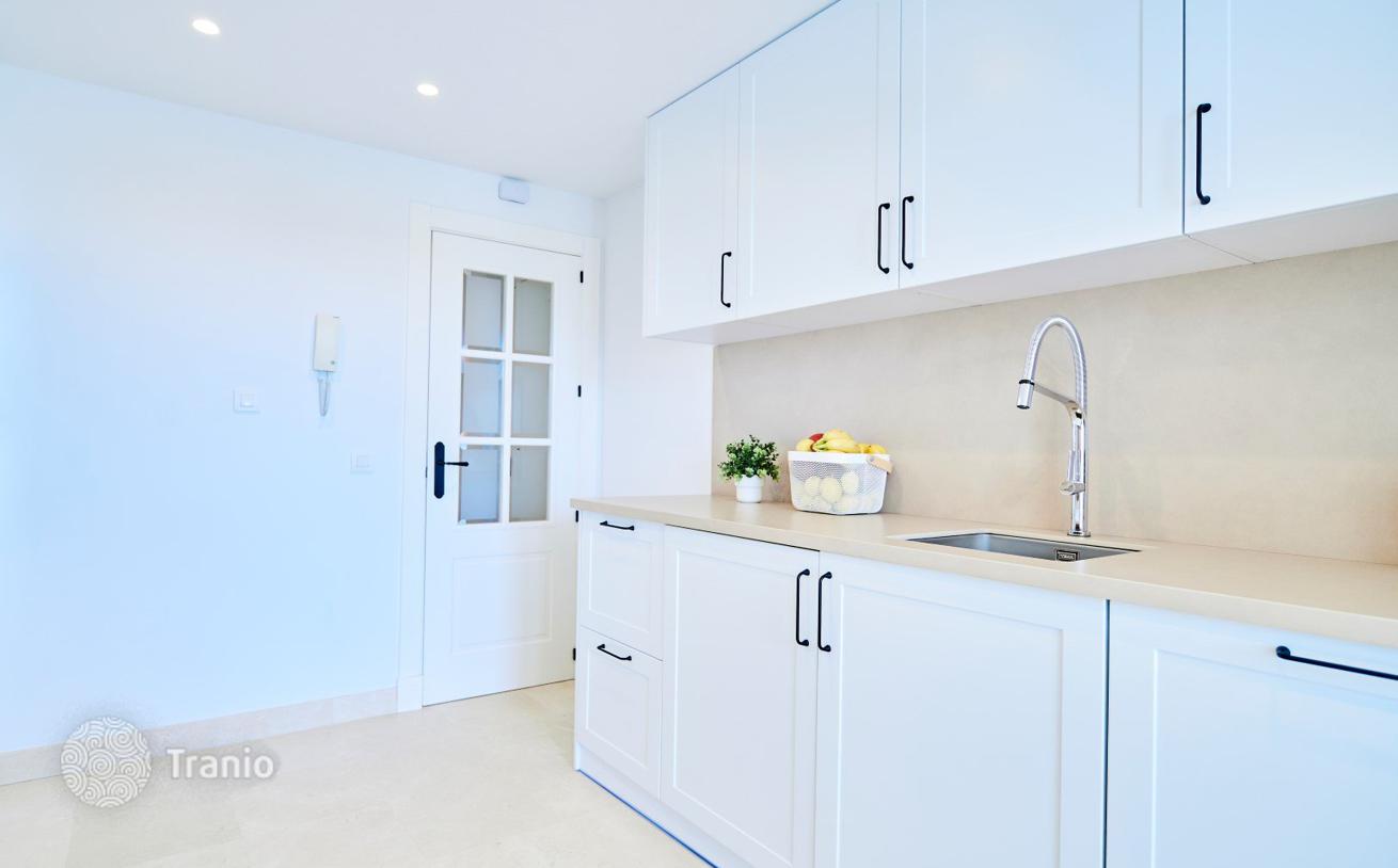 2-Bedroom Apartment with Sea View in Nueva Andalucia, Marbella, photo 3