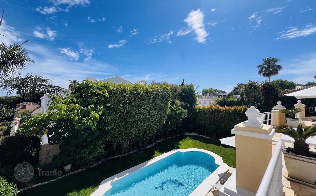 5-Bedroom Villa with Private Pool in Marbella, photo 4