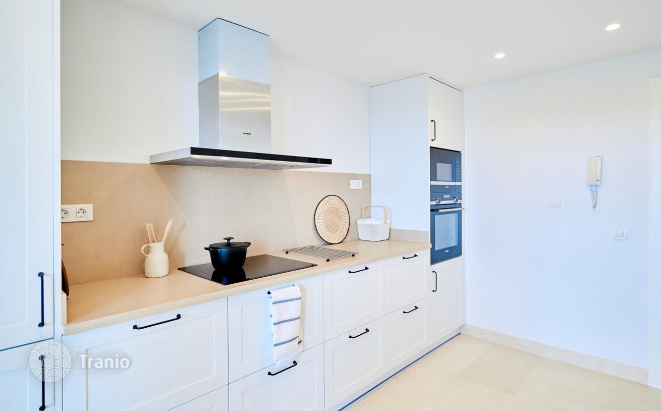 2-Bedroom Apartment with Sea View in Nueva Andalucia, Marbella, photo 2