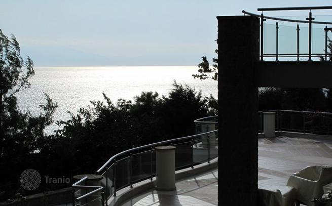 3-Story Villa with Sea View and Private Pool in Kassandra, photo 4