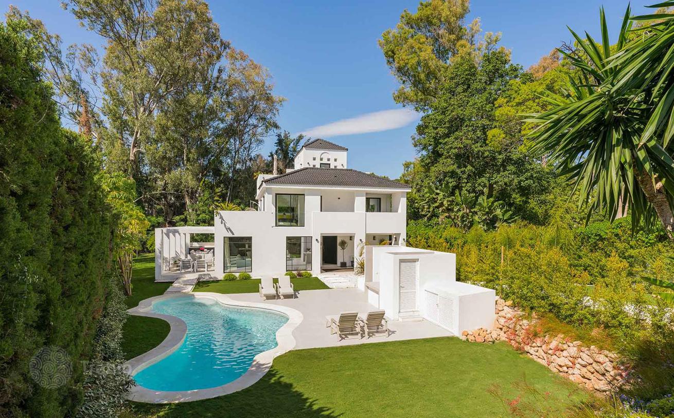 5-Bedroom Villa with Private Pool in Nueva Andalucia, Spain, photo 5