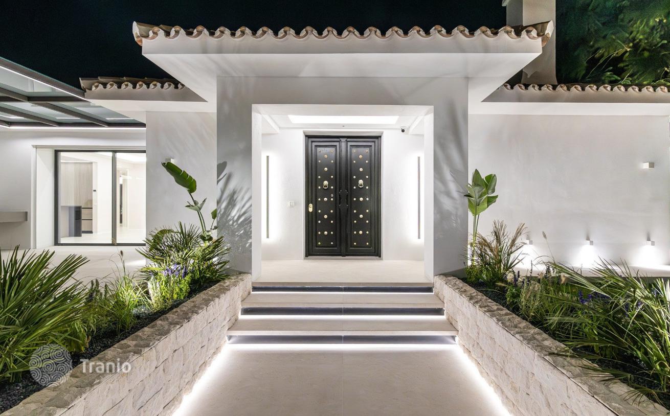 4-Bedroom Villa with Private Pool and Garden in Guadalmina Alta, San Pedro de Alcantara, photo 2