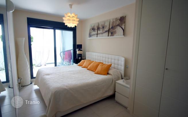 2-Bedroom Apartment with Shared Pool and Gym in Benidorm, photo 4