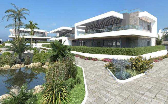 3-Bedroom Villa with Roof Terrace in Torrevieja, photo 4