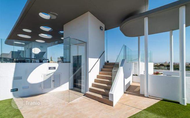 3-Bedroom Apartment with Sea View in Torrevieja, photo 2