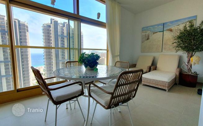 2-Bedroom Apartment in Luxury High-Rise in Benidorm, Alicante, photo 3