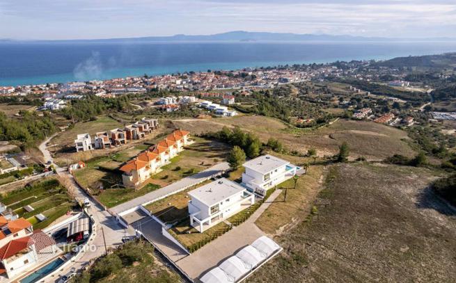 4-Bedroom Villa with Private Pool in Chaniotis, Kassandra, photo 2