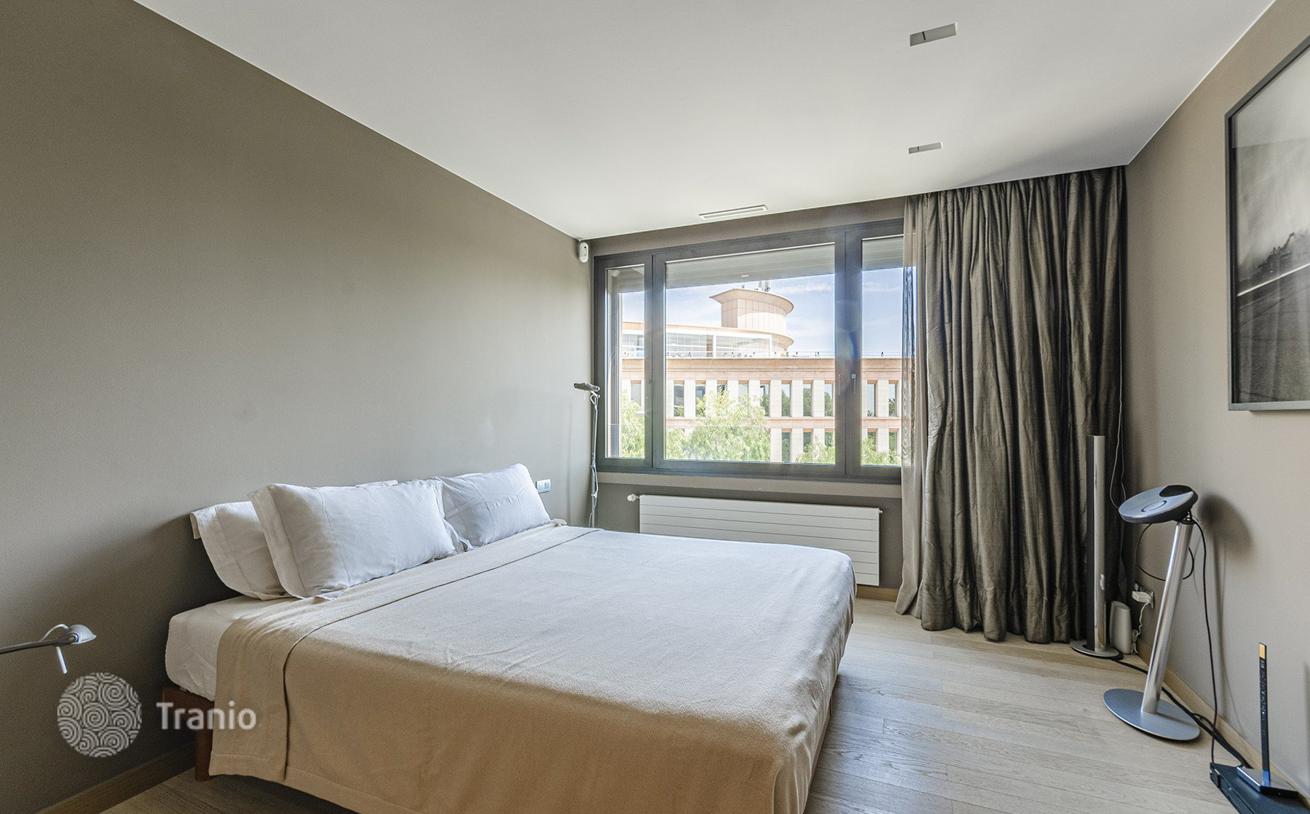 3-Bedroom Apartment with Terrace in Les Corts, Barcelona, photo 4