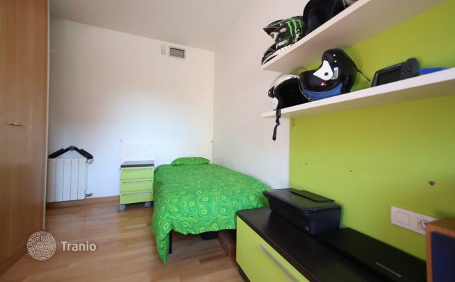 3-Bedroom Beachfront Apartment in Badalona, Barcelona, photo 4