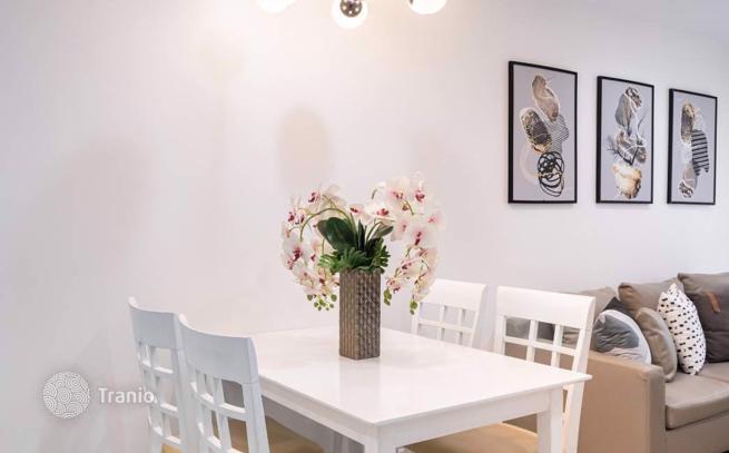 2-Bedroom Condo in Khlong Toei, Bangkok, photo 2