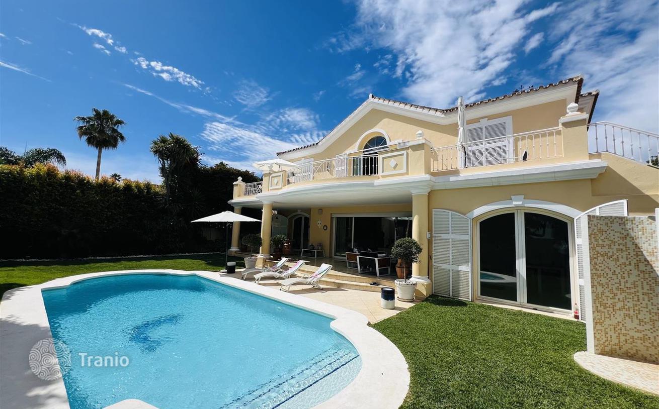 5-Bedroom Villa with Private Pool in Marbella, photo 5
