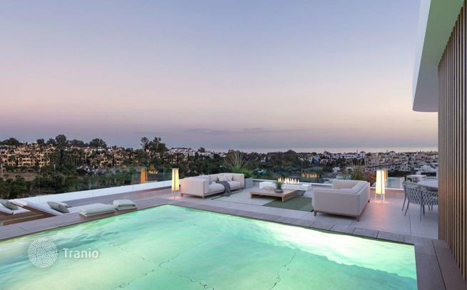 2-Bedroom Townhouse with Private Pool and Sea View in El Paraiso, Andalusia