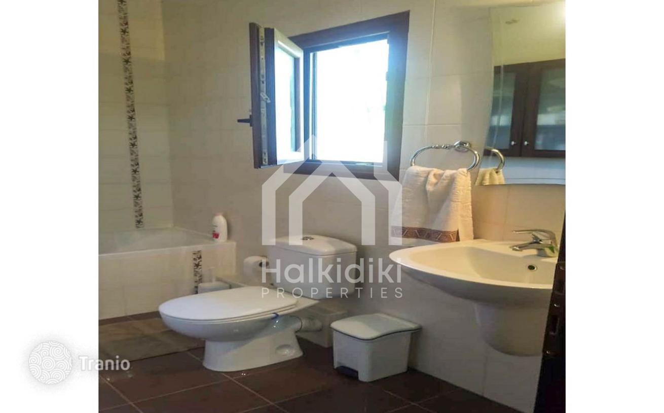 4-Bedroom House in Sitonia