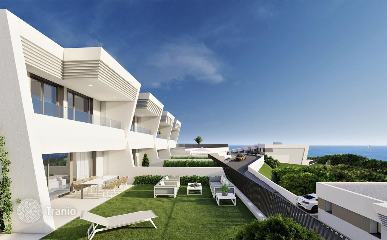 2-Bedroom Villa with Gardens and Terraces in Marbella