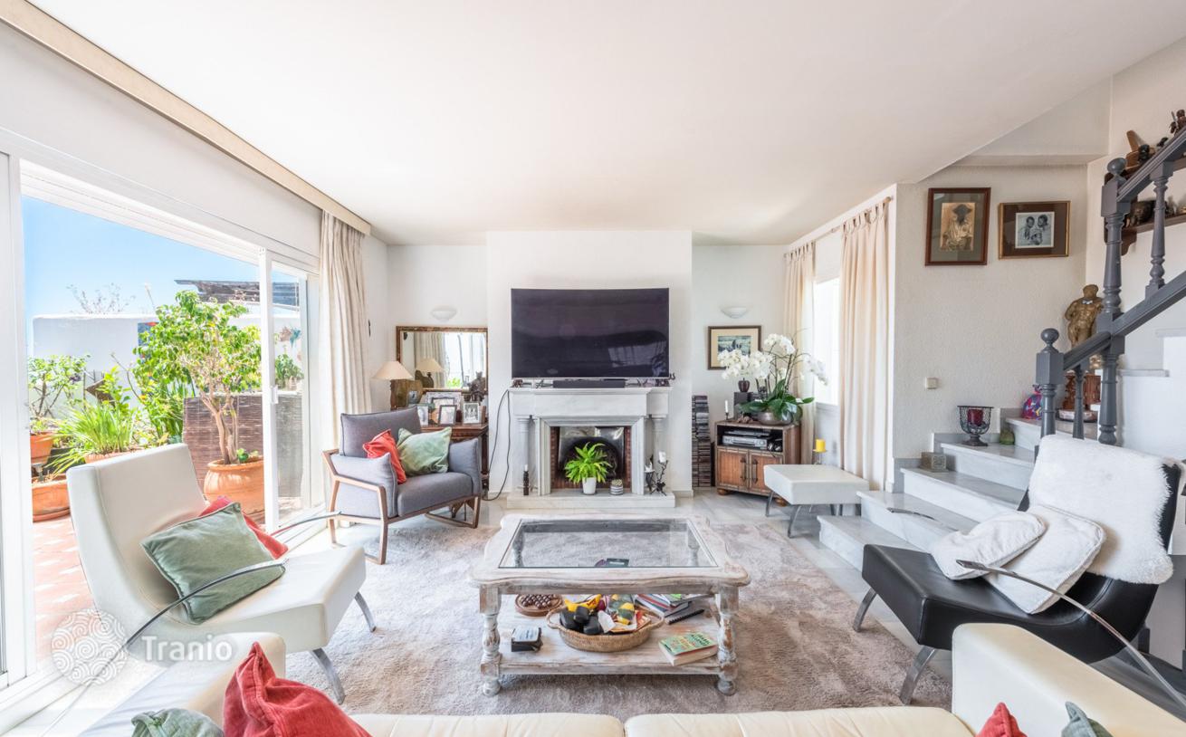 3-Bedroom Penthouse Duplex with Sea View in Club Sierra, Marbella, photo 4