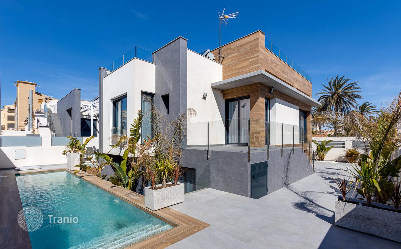 3-Bedroom Villa with Sea View and Private Pool in Torrevieja, photo 5