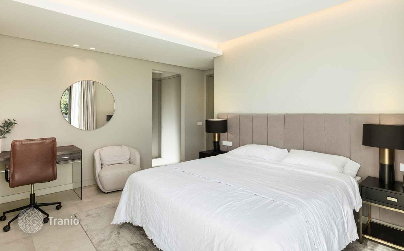5-Bedroom Villa with Private Pool in Nueva Andalucia, photo 5