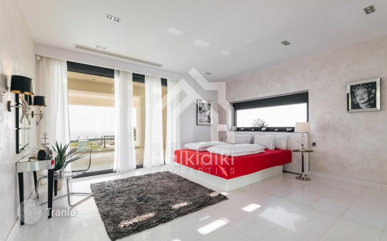 6-Bedroom Villa with 6,000 m² in Halkidiki, Greece, photo 5