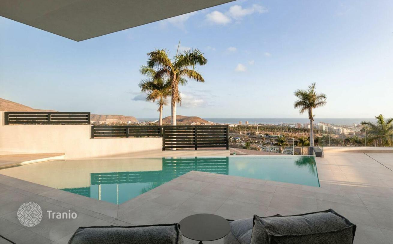 3-Bedroom Villa with Private Pool and Sea Views in Costa Adeje, Tenerife, photo 3