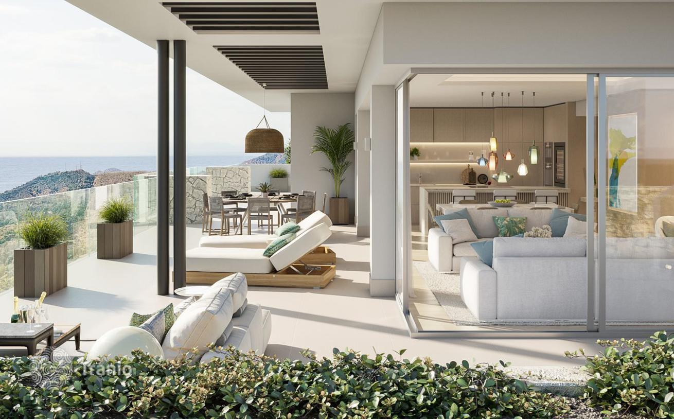 3-Bedroom Penthouse with Roof Terrace near Beaches in Marbella