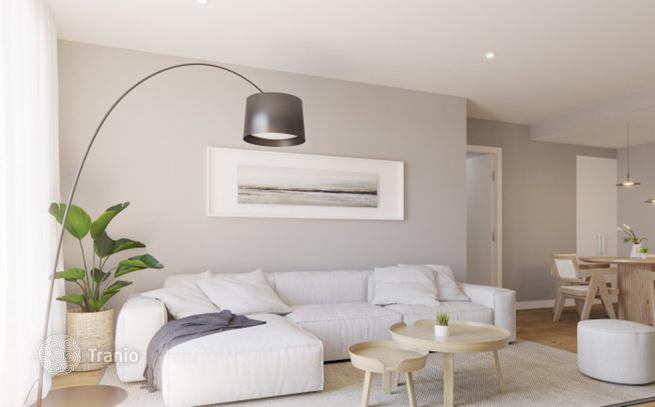 New 3-Bedroom Apartment with Shared Pools in Guinardó, Barcelona
