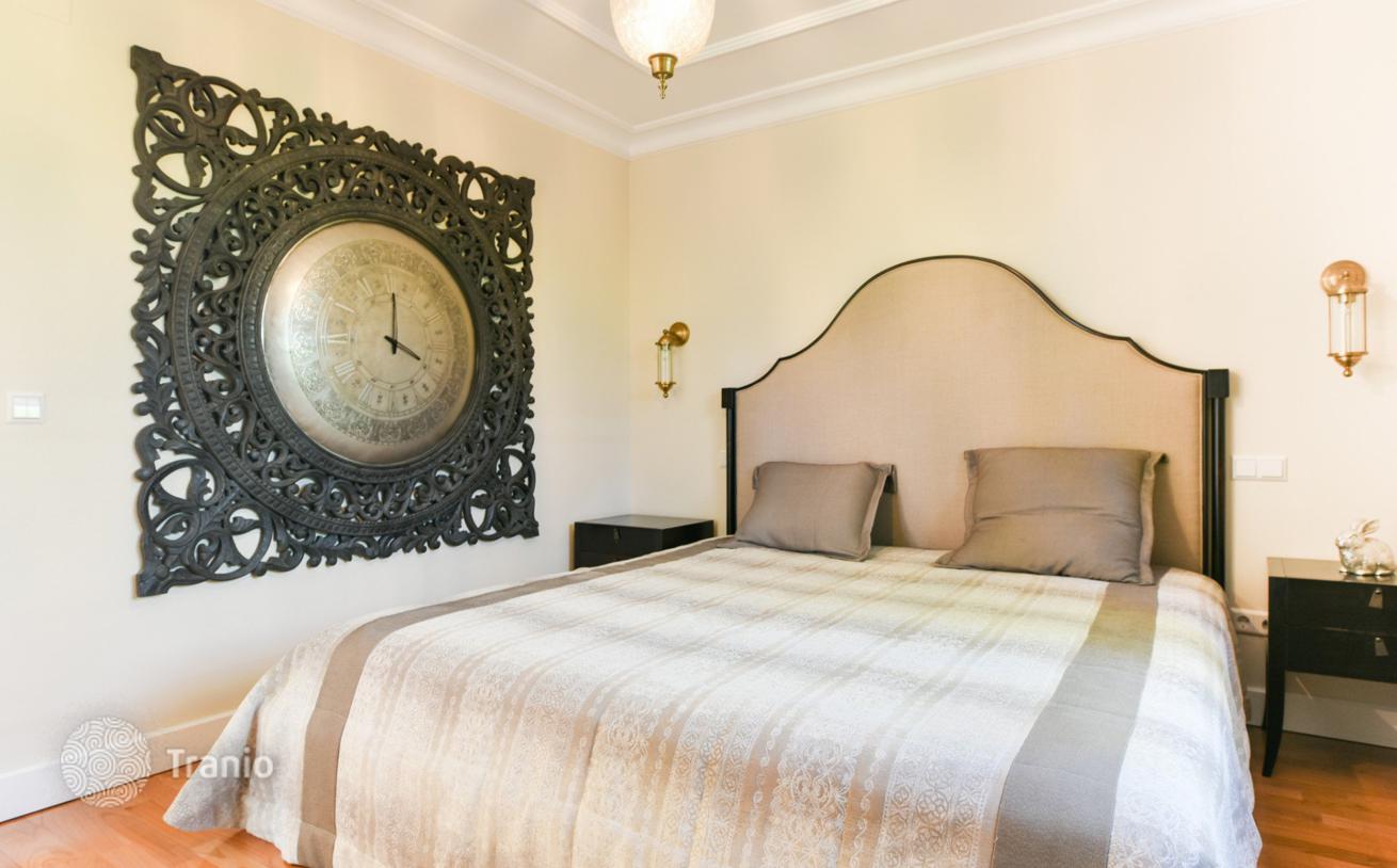 5-Bedroom Villa with Sea Views in Rio Real, Marbella, photo 3