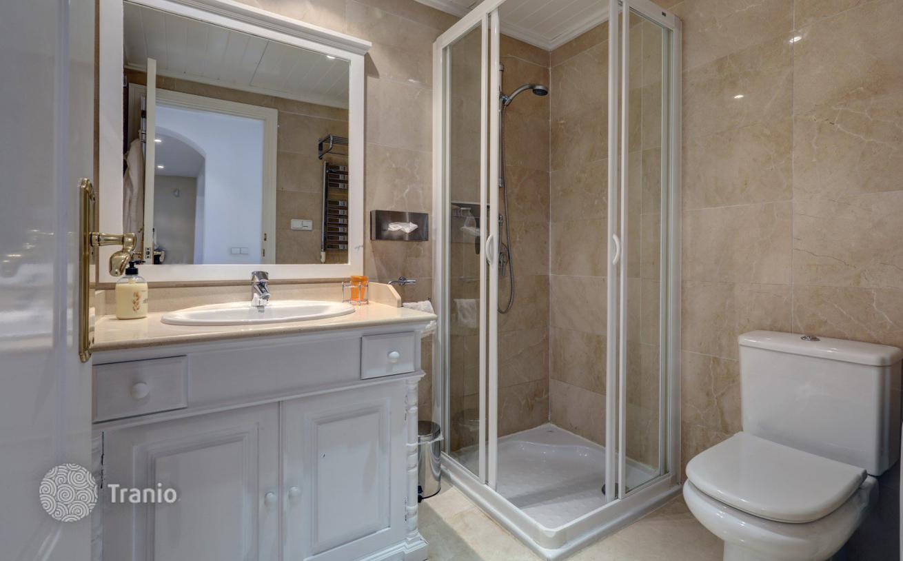 2-Bedroom Apartment in Benahavís, Spain, photo 5