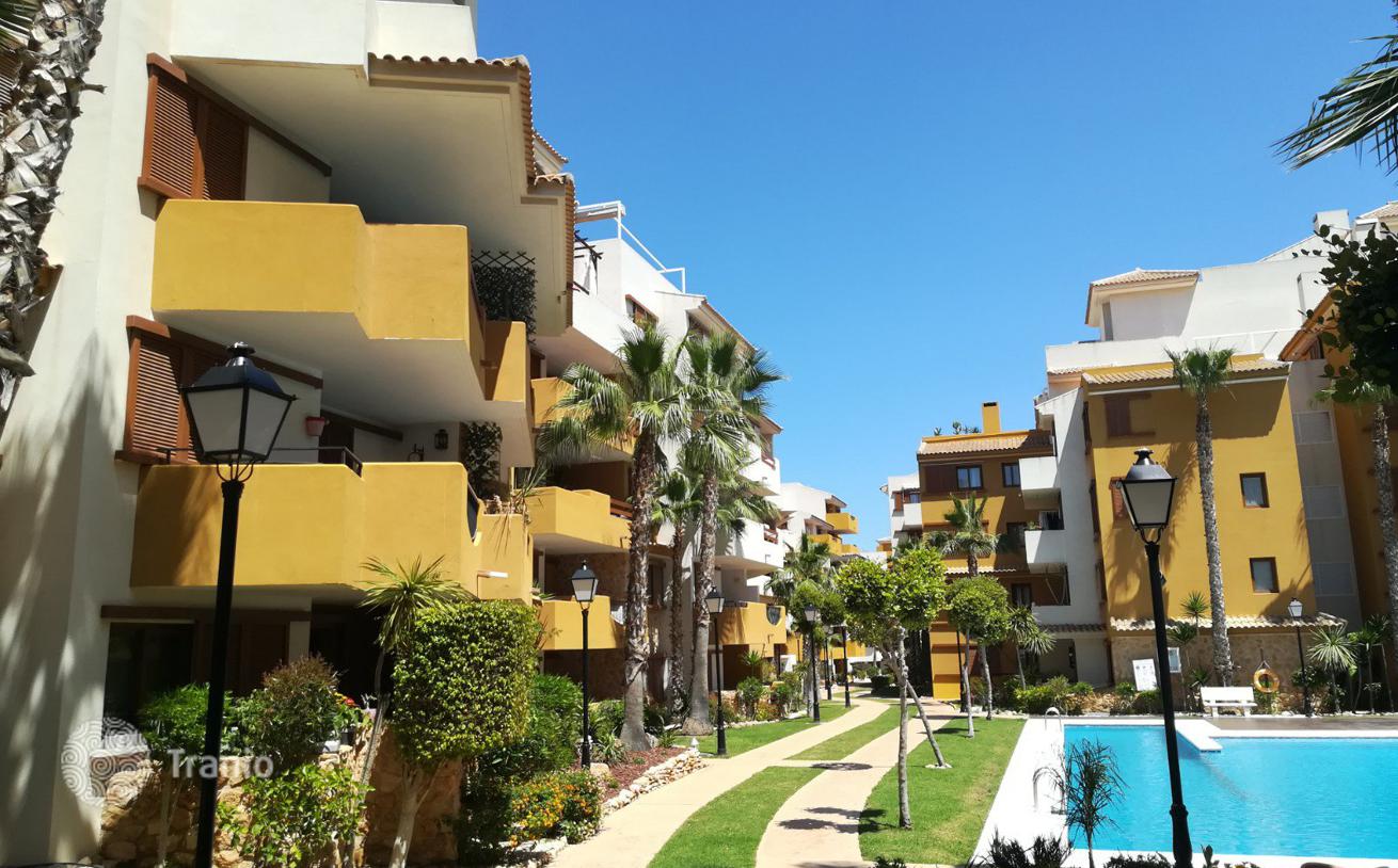 2-Bedroom Apartment with Sea View in Punta Prima, Torrevieja