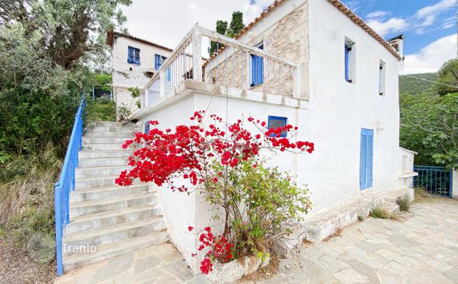 3-Bedroom House with Garden and Sea View in Tyros, Peloponnese