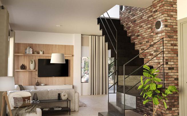 Low-Rise Residence in Central Athens, Greece