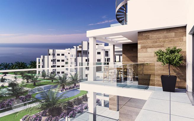 3-Bedroom Apartment with Terrace Beachfront in Alicante
