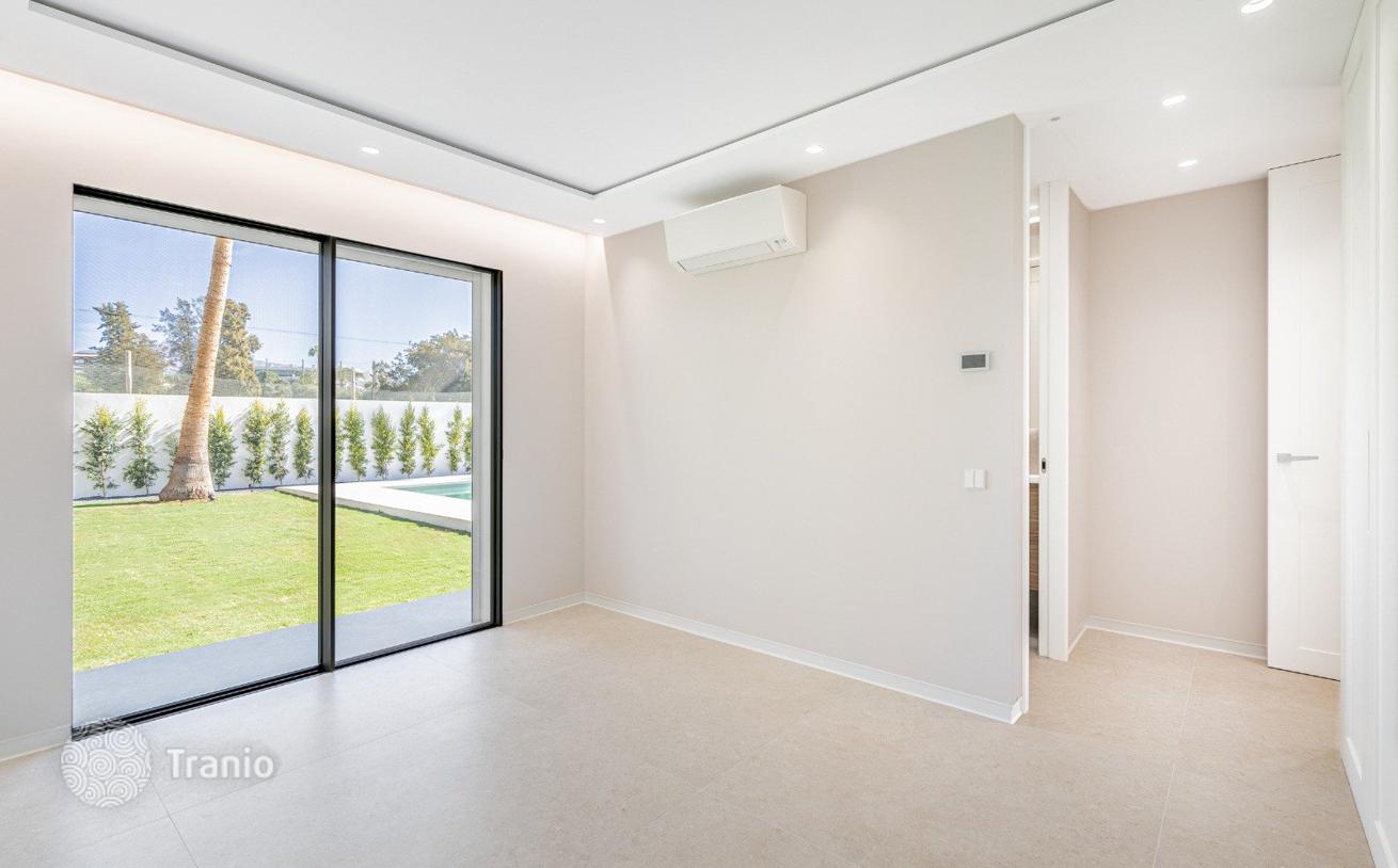 4-Bedroom Villa with Private Pool and Garden in Guadalmina Alta, San Pedro de Alcantara, photo 3