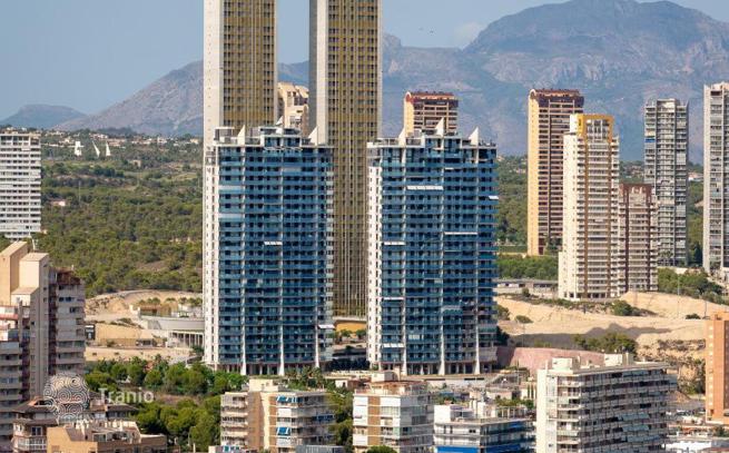 2-Bedroom Apartment with Sea View in Benidorm, Alicante, photo 3